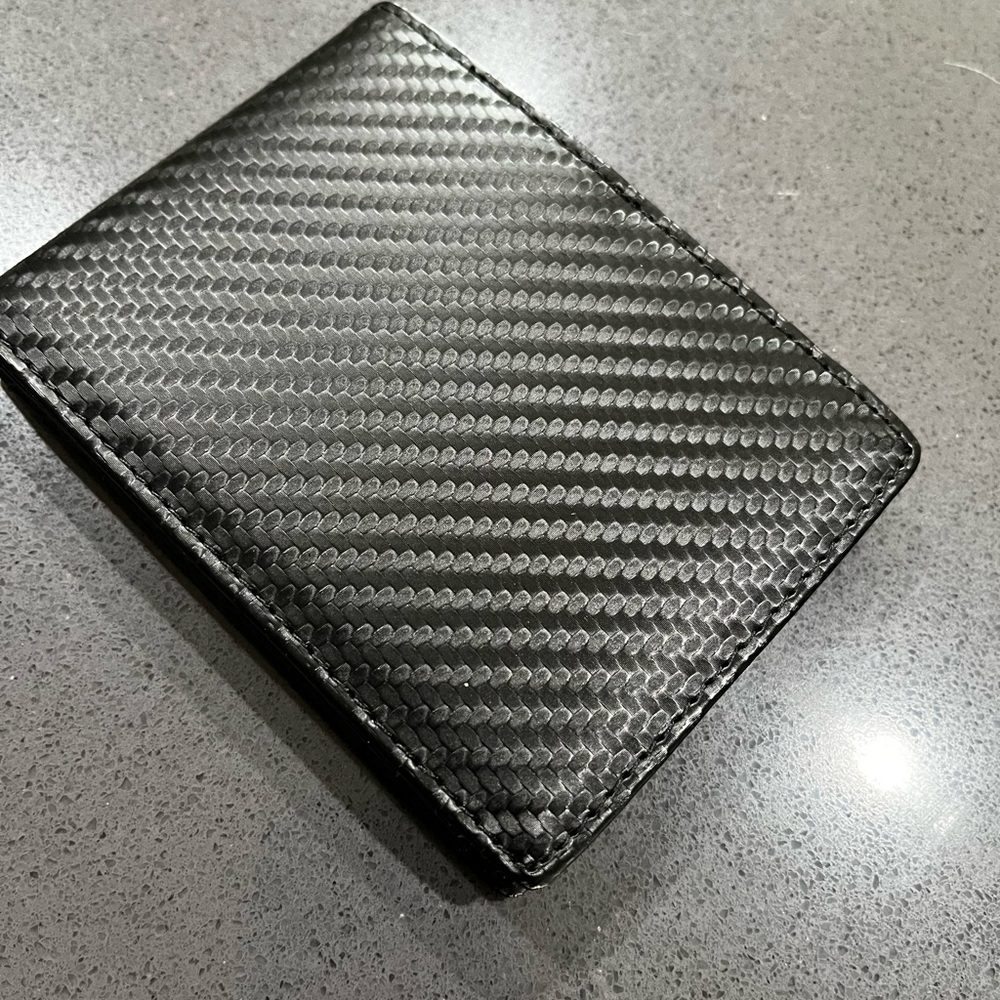 BRAND NEW men’s wallet / card case
